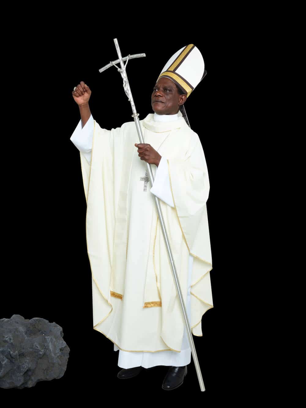 Samuel Fosso, Black Pope, 2017. Photography courtesy of the artist and Galerie Jean Marc Patras.