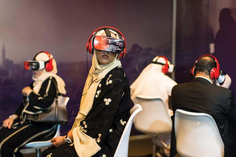 Visitors at Art Dubai experiencing the Reframe Saudi VR film at the fair. Photographer: Christopher Pike. ©Rogue Visuals FZ LLE 2018.